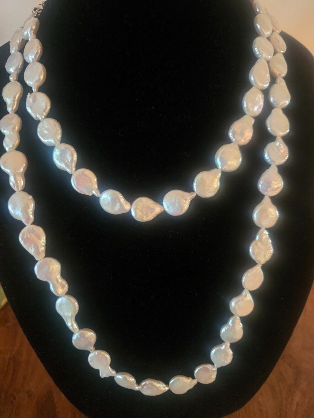 Beautiful Coin Pearl necklace 40 in. long